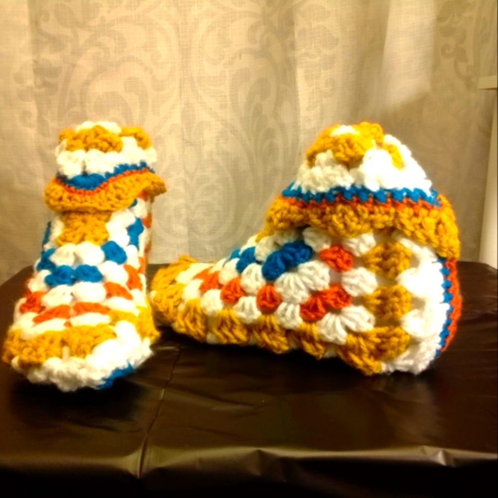 Warm Stylish Granny slippers size 7-10